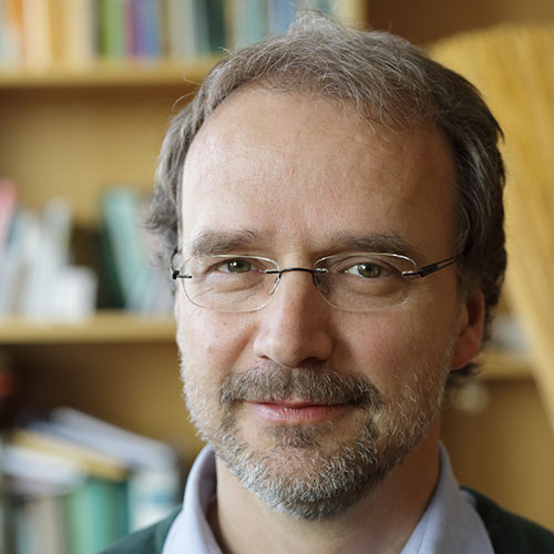 Portraitbild von Prof. Dr. Ulrich Schurr Geschäftsführende Institutsleiter IBG-2 des Forschungszentrums Jülich und Mitglied des Wissenschaftlichen Beirats der Modellfabrik Papier.
