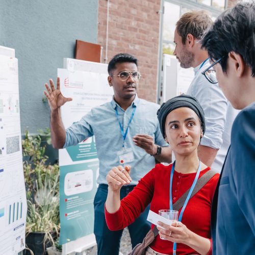 Reger Austausch beim Poster-Abend des MFP Mini-Symposiums
