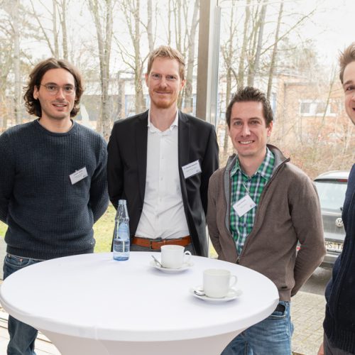 Industrie- und Forschungspartner im Gespräch